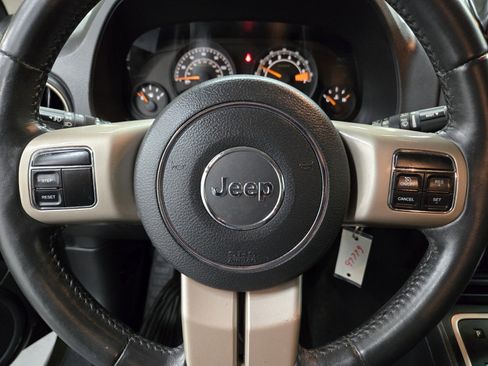 Used 2017 Jeep Patriot 75th Anniversary w/ Power Value Group image 17