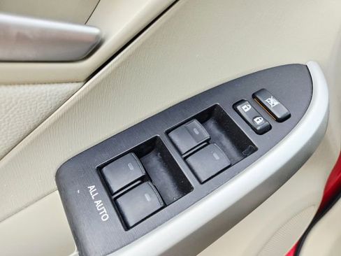 Used 2012 Toyota Prius Three image 30