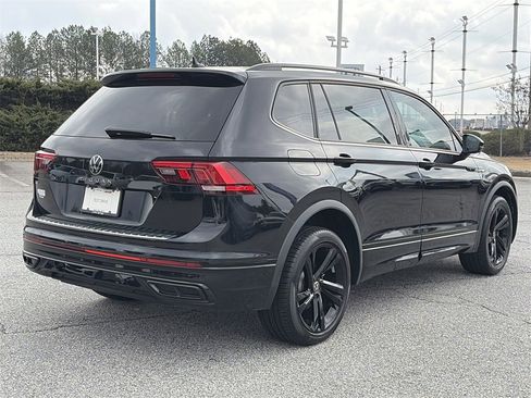 Used 2023 Volkswagen Tiguan SE R-Line image 25