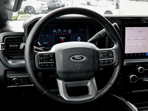 Used 2025 Ford F350 Lariat w/ Lariat Ultimate Package AWD/4WD image 6