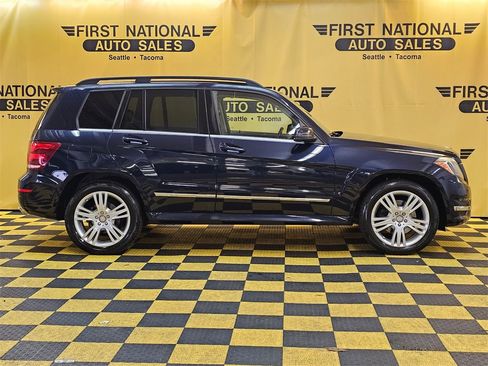 Used 2014 Mercedes-Benz GLK 350 4MATIC image 2