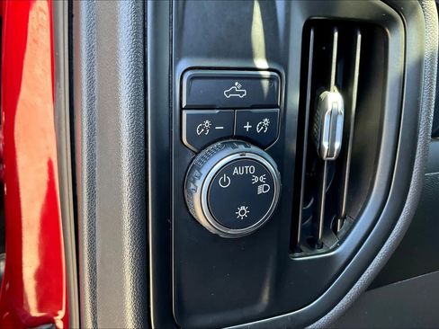 Used 2020 Chevrolet Silverado 1500 Custom w/ Custom Value Package image 13