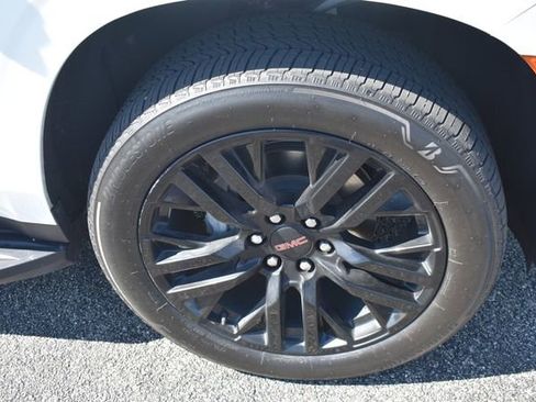 Used 2024 GMC Yukon Denali w/ Max Trailering Package AWD/4WD image 11