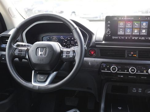 Used 2025 Honda Pilot Elite image 25