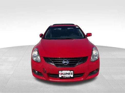 Used 2010 Nissan Altima 2.5 S w/ Premium Pkg FWD image 2