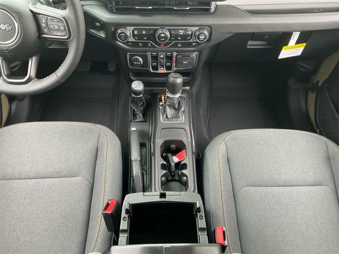 New 2025 Jeep Gladiator Sport image 11