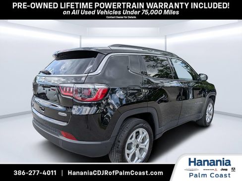 Used 2025 Jeep Compass Latitude AWD/4WD image 3
