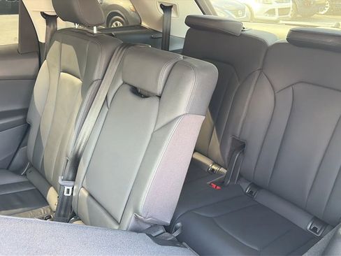 Used 2022 Audi Q7 3.0T Premium w/ Convenience Package image 26