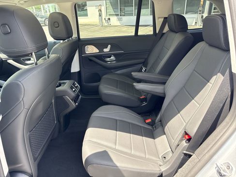 New 2026 Mercedes-Benz GLS 450 4MATIC image 12