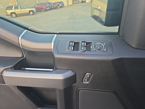 Used 2018 Ford F150 XLT w/ Equipment Group 302A Luxury image 30