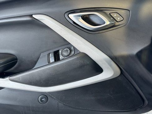 Used 2020 Chevrolet Camaro LT image 32