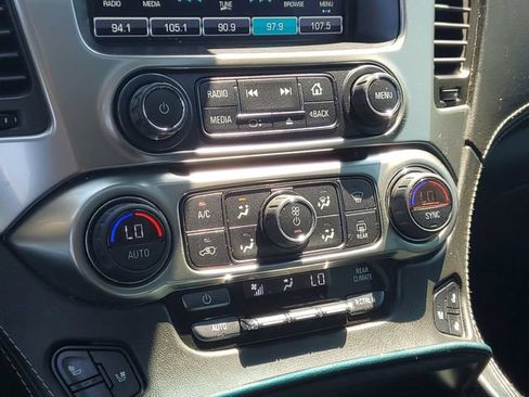 Used 2018 Chevrolet Tahoe Premier AWD/4WD image 28