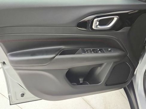 Used 2024 Jeep Compass Trailhawk image 15