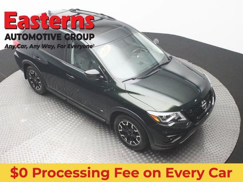 Used 2020 Nissan Pathfinder SL AWD/4WD image 3