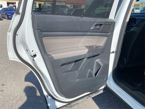 Used 2022 Volkswagen Atlas SE image 15