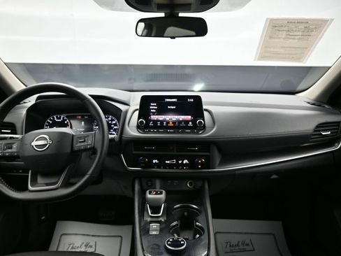 Used 2026 Nissan Rogue SV AWD/4WD image 12