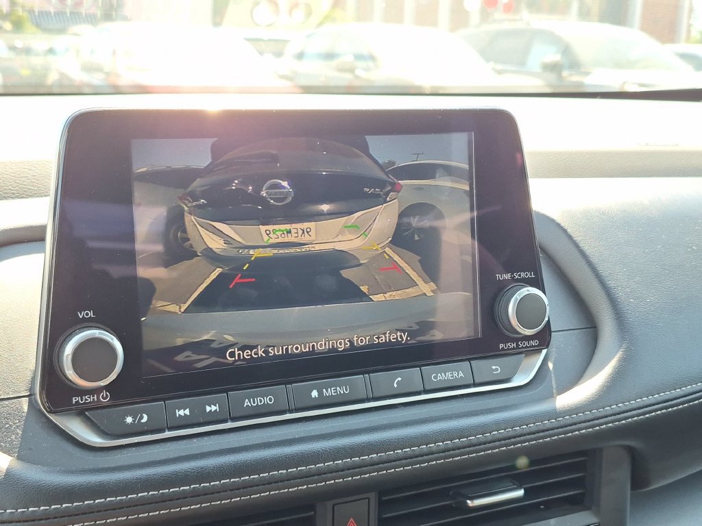 Certified 2025 Nissan Rogue SV FWD image 26