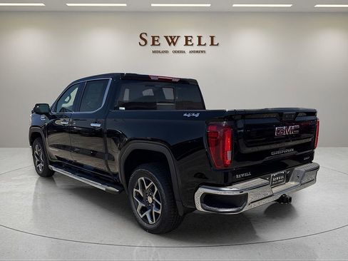 Used 2025 GMC Sierra 1500 SLT image 2