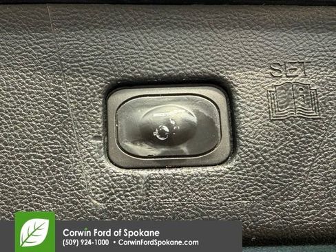 Used 2020 Ford Edge Titanium w/ Equipment Group 301A AWD/4WD image 20