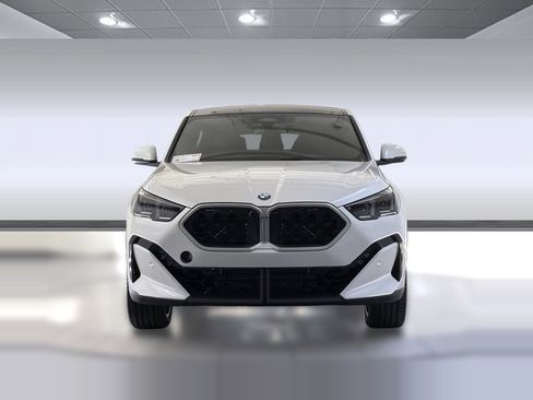 Used 2026 BMW X2 xDrive28i w/ Convenience Package AWD/4WD image 5