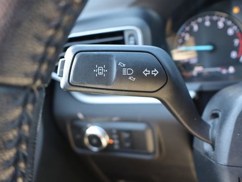 Used 2022 Ford Explorer XLT w/ Equipment Group 202A image 19