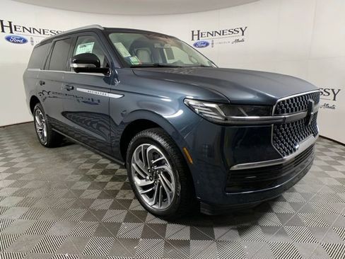 New 2025 Lincoln Navigator Reserve image 10