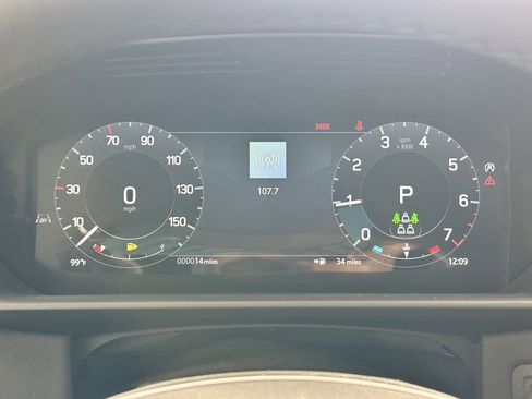 Used 2025 Land Rover Discovery S AWD/4WD image 16