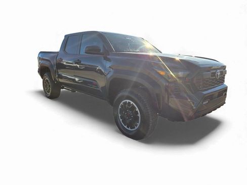 Used 2025 Toyota Tacoma TRD Off-Road image 2