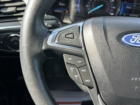 Used 2022 Ford Edge Titanium image 21