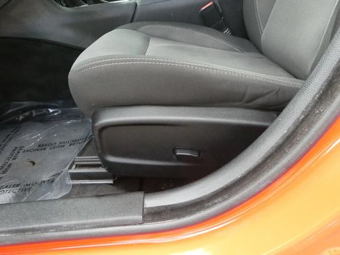 Used 2018 Dodge Charger SXT w/ Blacktop Package RWD image 15