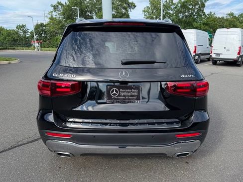 Used 2025 Mercedes-Benz GLB 250 4MATIC image 6