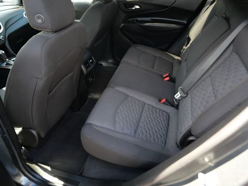 Used 2019 Chevrolet Equinox LT w/ Driver Convenience Package AWD/4WD image 19
