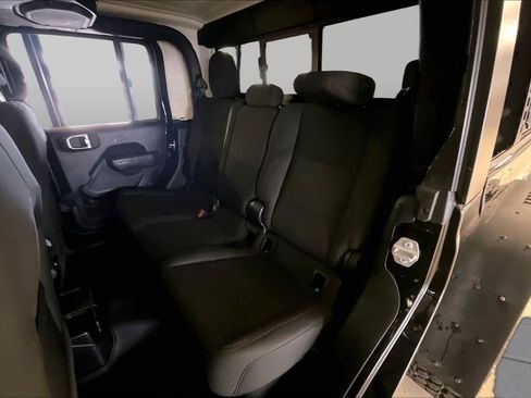 Used 2021 Jeep Gladiator Sport AWD/4WD image 18