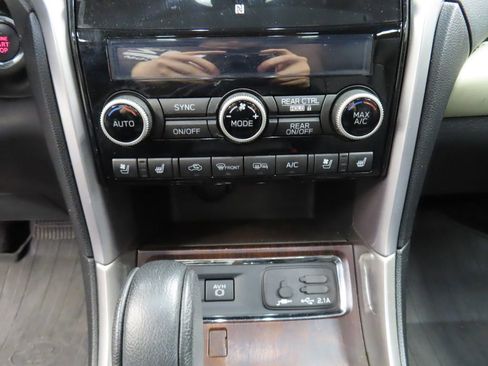Used 2022 Subaru Ascent Touring w/ Popular Package #2A AWD/4WD image 47