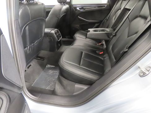 Certified 2026 Porsche Macan AWD/4WD image 44