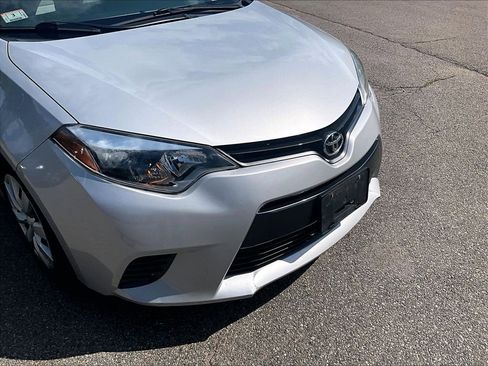 Used 2016 Toyota Corolla LE FWD image 8
