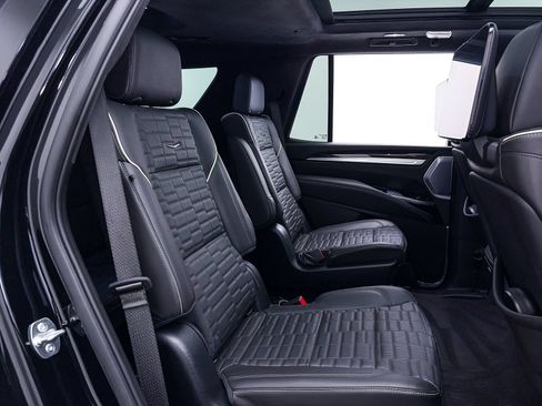Used 2025 Cadillac Escalade Sport Platinum AWD/4WD image 45