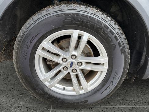 Used 2020 Ford Explorer XLT w/ Comfort Package image 10