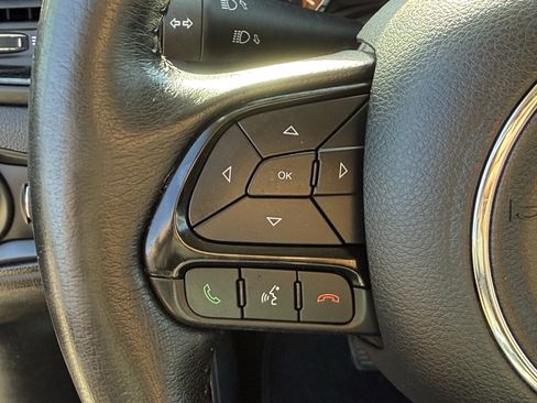 Used 2018 Jeep Renegade Altitude image 16