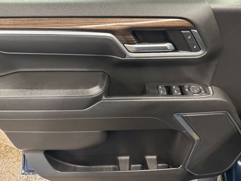 Used 2022 Chevrolet Silverado 1500 LT AWD/4WD image 10
