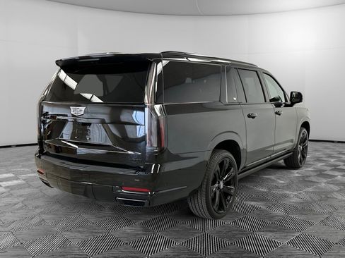 Used 2025 Cadillac Escalade ESV Sport Platinum AWD/4WD image 5
