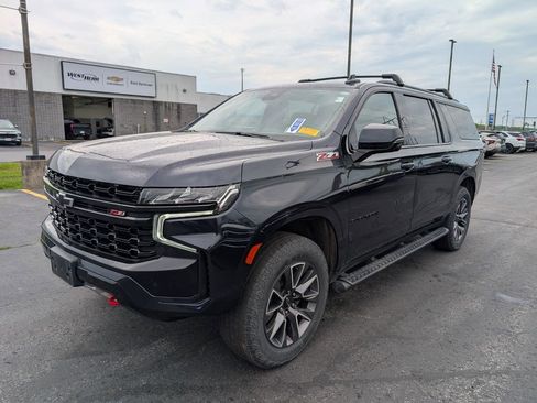 Used 2024 Chevrolet Suburban Z71 w/ Z71 Off-Road Package AWD/4WD image 5