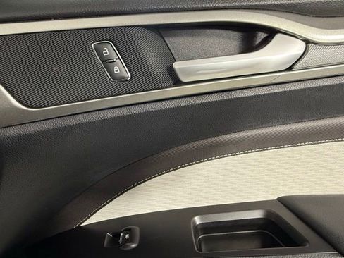 Used 2019 Ford Fusion SE w/ Equipment Group 151A image 35