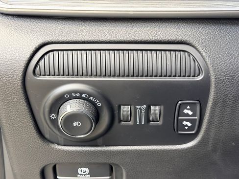 Used 2022 Jeep Wagoneer Series II w/ Premium Group I AWD/4WD image 46
