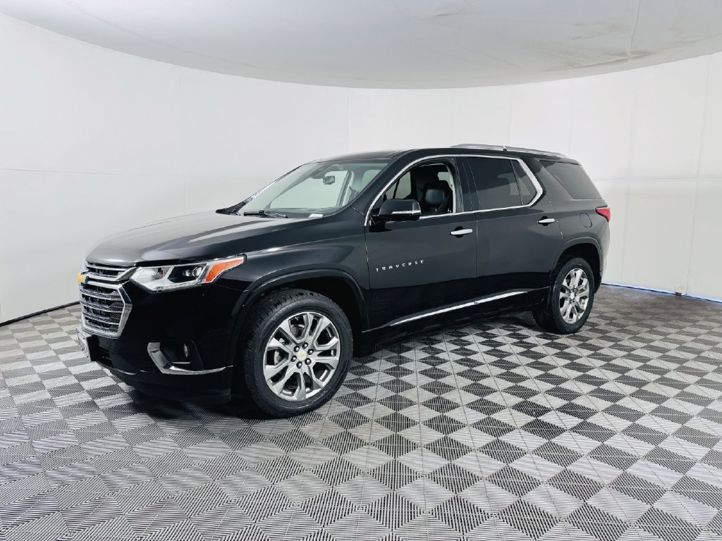 Used 2019 Chevrolet Traverse Premier w/ Driver Confidence II Package FWD image 4