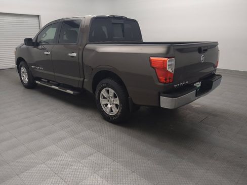Used 2018 Nissan Titan SV RWD image 5