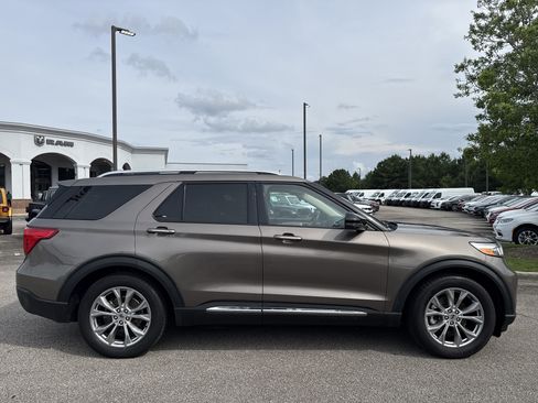 Used 2021 Ford Explorer Limited RWD image 8