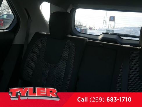 Used 2016 Chevrolet Equinox LT w/ Convenience Package image 39