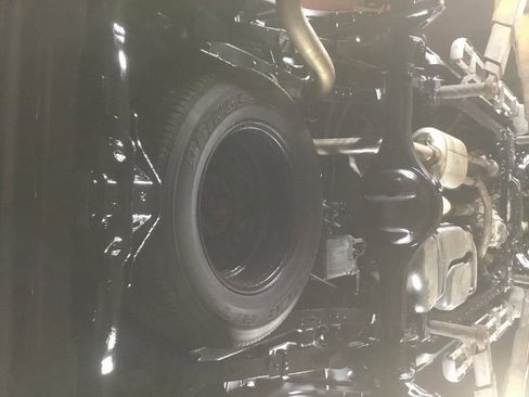 Used 2016 Toyota Tundra SR5 image 2