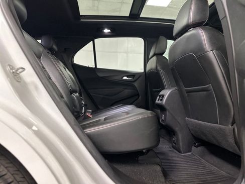 Used 2022 Chevrolet Equinox RS w/ RS Leather Package FWD image 21